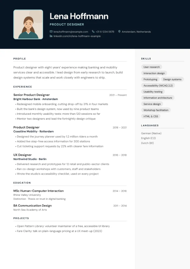 Preview of the Photo Header CV template in the Midnight colour scheme, filled with a fictional sample CV: a dark blue header with a large photo beside the name, a white main column and a light side column for skills and languages.